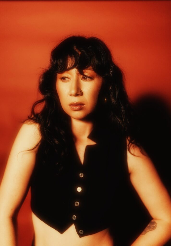 Su-Chi Prepares for “MERCEDES” as Her Cinematic Sound and Live Performances Gain Momentum